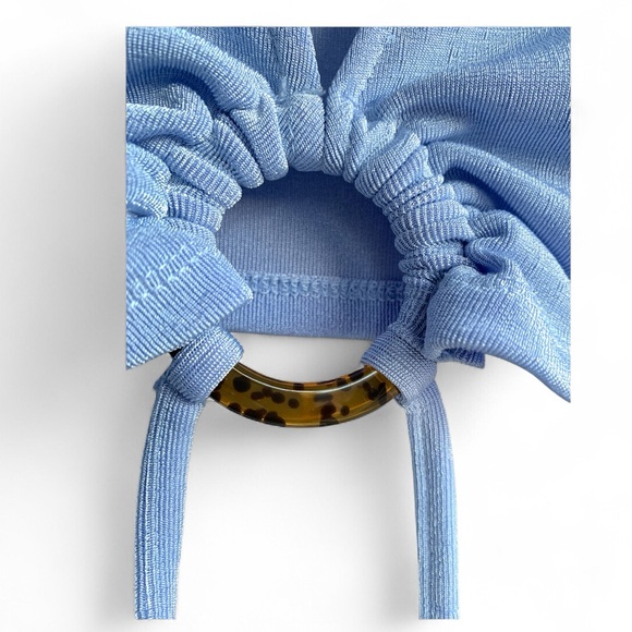 ALMOST FAMOUS Light Blue Long Sleeve Tie Front Tortoise Ring Crop Top Shirt - Picture 3 of 8